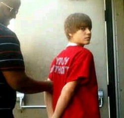 Justin Bieber Ditangkap Polisi!