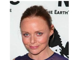 Stella McCartney Rancang Busana Kerajaan