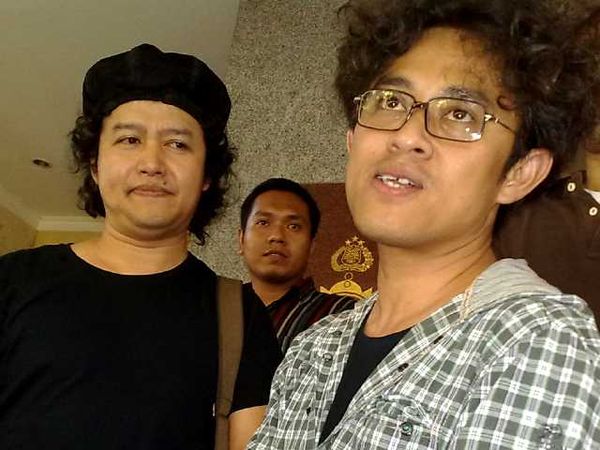 Sang Pemimpi Jenguk ariel