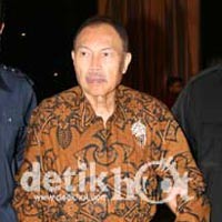 Desainer Top Iwan Tirta Tutup Usia