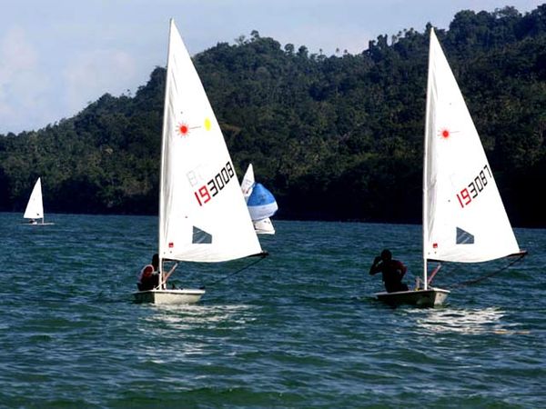 Lomba Layar Meriahkan Sail Banda Lomba Layar Meriahkan Sail Banda