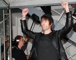 Liam Gallagher Buka Butik di London