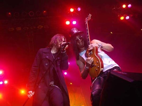 Aksi Slash di Surabaya