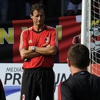 Milan Cari Gelandang