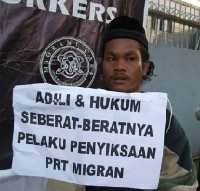 Aksi Damai untuk TKW Asal Indramayu di Kedubes Kuwait