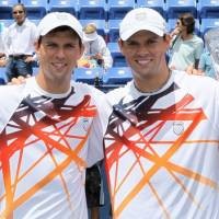 Si Kembar Bryan Paling Hebat