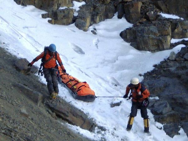 Pendaki Australia Membeku
