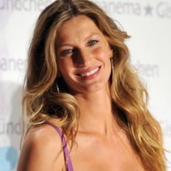 Gisele Bundchen: Harus Ada Hukum Internasional Soal Menyusui