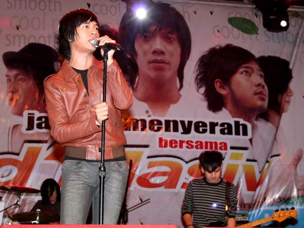 Konser DMasiv di Sulawesi Selatan