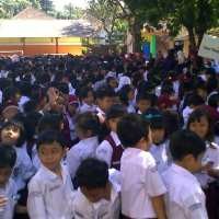 1.300 Siswa SD Ikuti Sikat Gigi Massal