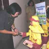 Siswa TK Ingatkan Anggota Dewan Agar Berpuasa