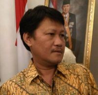 Macet, Pimpinan KPK Haryono Umar Datang ke Acara Foke Naik Ojek