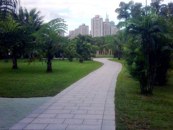 Berkunjung ke Taman Lien Hua