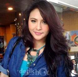 Audy: All Indonesian Rock Star Luar Biasa Banget