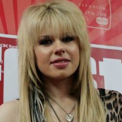 Orianthi: Saya Gitaris, Bukan Penyanyi