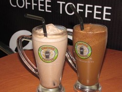 Asyiknya Nyeruput Kopi Asli Indonesia