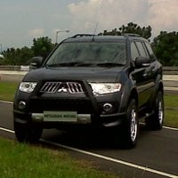 Yuk, Nyicip SUV Mitsubishi