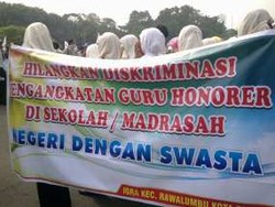 Guru Swasta Demo di Istana Merdeka, Lalu Lintas Tersendat