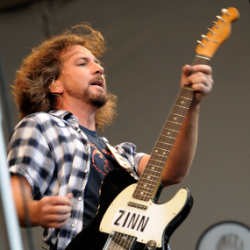 Eddie Vedder Sumbang Better Days Untuk Eat Pray Love