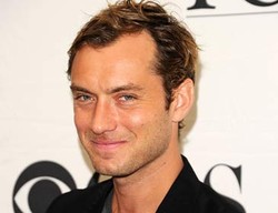 Jude Law Bintangi Film Pendek Dior