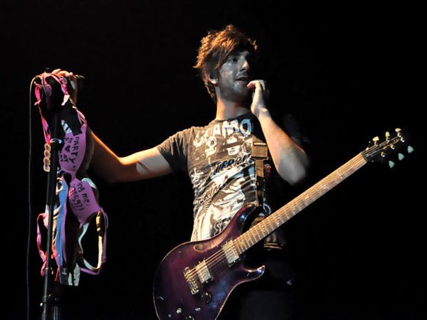 Konser All Time Low Dihujani Bra