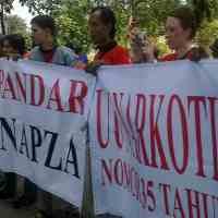 Tolak Penahanan, Aktivis Narkoba Demo Polda Jatim