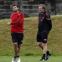 Hodgson Pesimistis Mascherano Bertahan