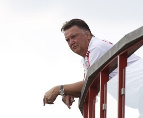 Bayern Khawatir Van Gaal Tergoda Jerman
