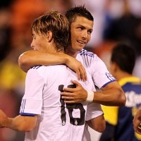 Higuain & Ronaldo Berikan Kemenangan di Debut Mourinho