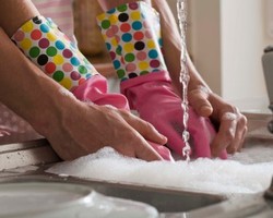 Pekerjaan Rumah Tangga Cegah Kanker Payudara