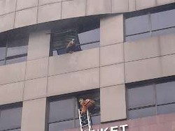 2 Pria Masih Terjebak di Lantai 6 Gedung Pelni