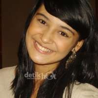 Mobil Tabrakan Dengan Mikrolet, Shireen Sungkar Masuk RS 