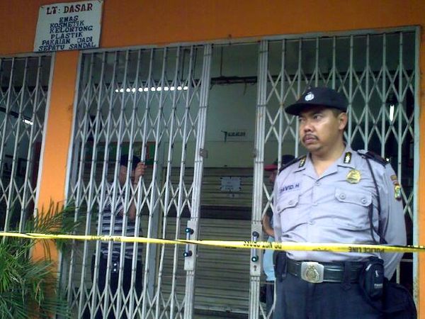 3 Toko Emas di Tebet Dirampok