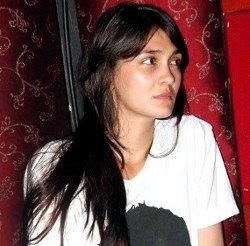 Kaos For... Free Ariel!! Siap Diproduksi