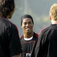 Dinho Selamanya di Milan? Belum Tentu