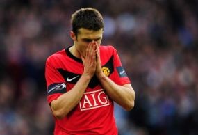 Carrick Lewatkan Awal Musim