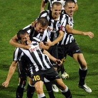 Juve ke Play-off, Olympiakos Tersingkir