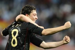 Kaka Cedera, Oezil Bisa Datang Lebih Cepat