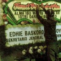 Ibas Kirim Bunga Duka Cita ke Kediaman Sutjipto