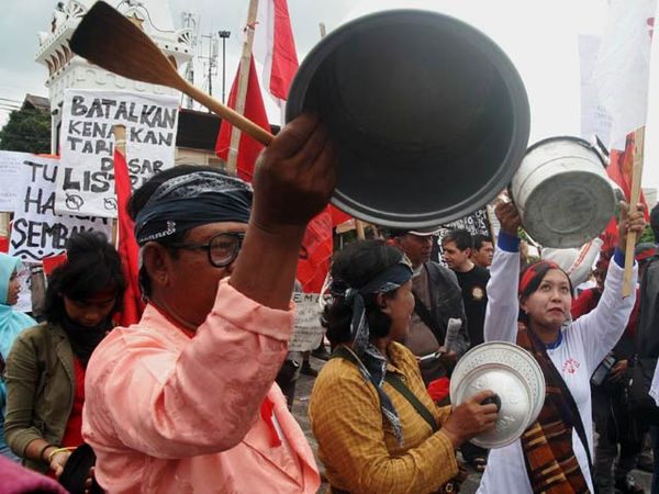 Aksi Tolak Kenaikan TDL dan Elpiji