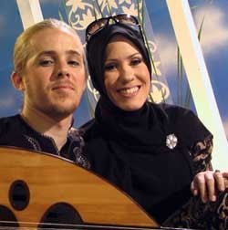 Debu Dianggap Gila di Album Keempat