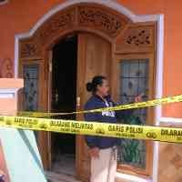 Polisi Gelar Olah TKP di Rumah Aktivis Buruh 