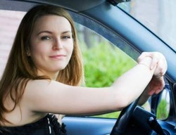 Alasan Pria Tak Suka Disetiri Pasangan