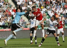  Arsenal Tutup Dengan Hujan Gol