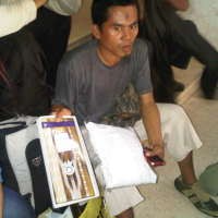 Baasyir Dibawakan Baju Koko & Sarung