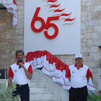 Di Athena Mengingat Cita-cita Merdeka