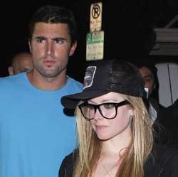 Demi Avril Lavigne, Eks Bintang The Hills Ukir Rambut 