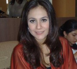 Wulan Guritno Sumbang Hasil Penjualan Foto Kelahiran Anak Kedua