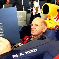 Adrian Newey Masuk RS 