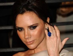 Victoria Beckham Segera Mendesain Tas